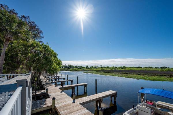 239 RIVER VILLAGE DR, Debary, FL 32713