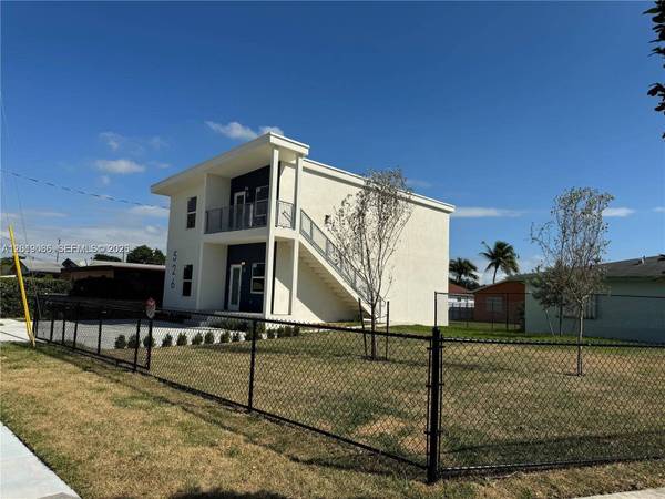 526 NW 6th St, Hallandale Beach, FL 33009