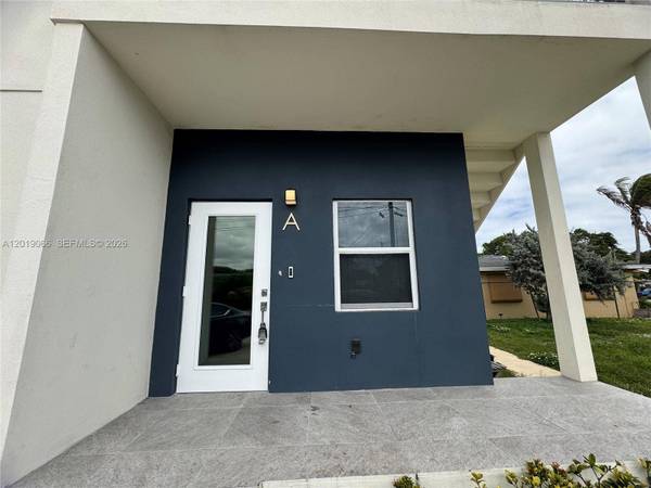526 NW 6th St, Hallandale Beach, FL 33009