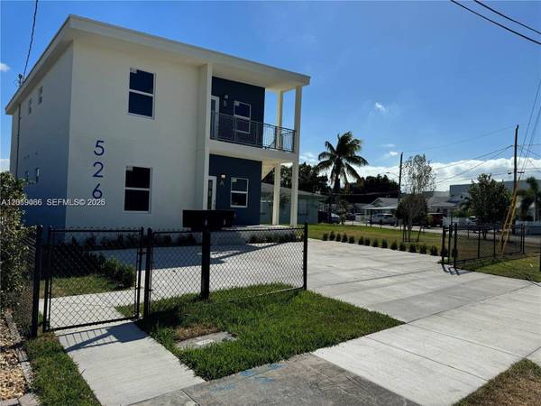 526 NW 6th St, Hallandale Beach, FL 33009