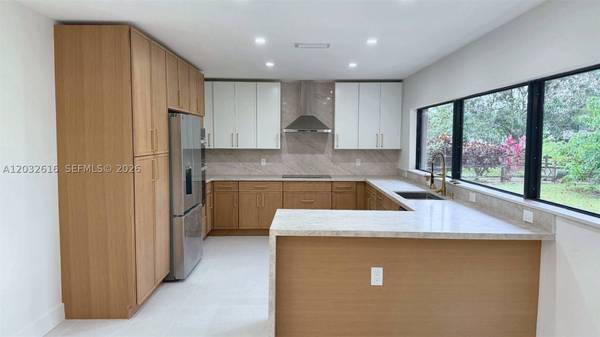 8668 SW 50th St, Cooper City, FL 33328