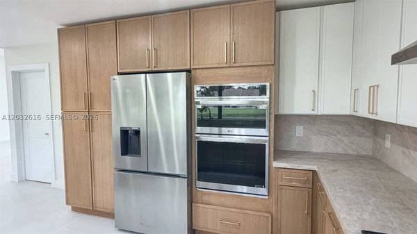 8668 SW 50th St, Cooper City, FL 33328