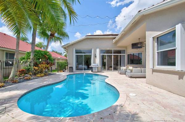 1136 Ginger Cir, Weston, FL 33326