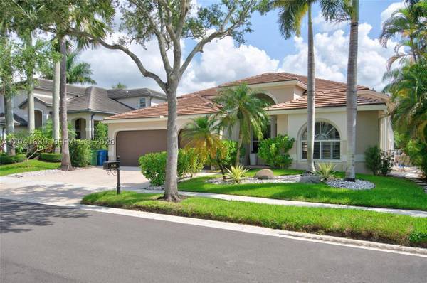 1136 Ginger Cir, Weston, FL 33326