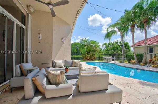 1136 Ginger Cir, Weston, FL 33326