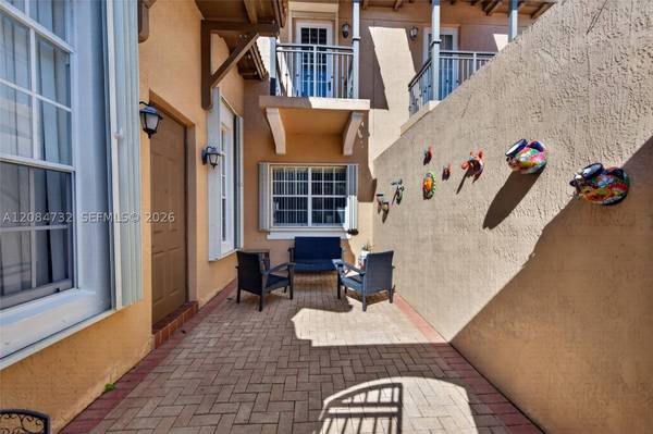 628 SW 147th Ter, Pembroke Pines, FL 33027