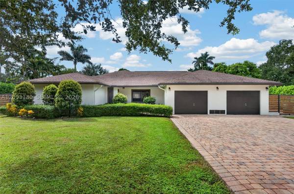 14390 SW 24th St, Davie, FL 33325