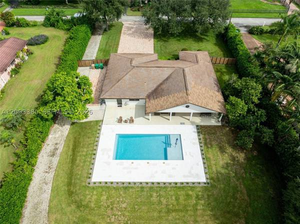 14390 SW 24th St, Davie, FL 33325