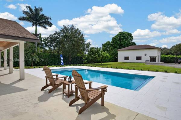 14390 SW 24th St, Davie, FL 33325