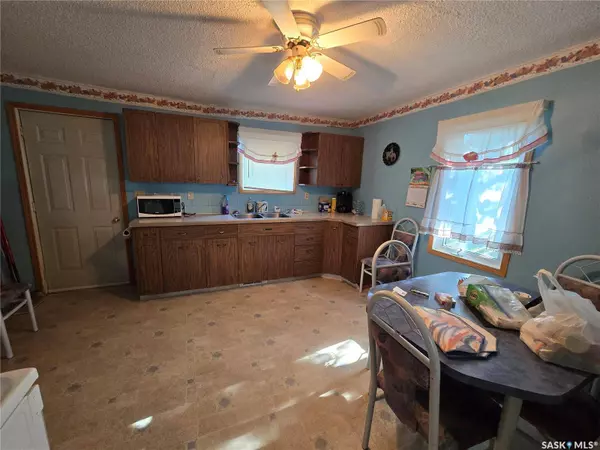 15 10th AVENUE NE, Swift Current, SK S9H 2T1