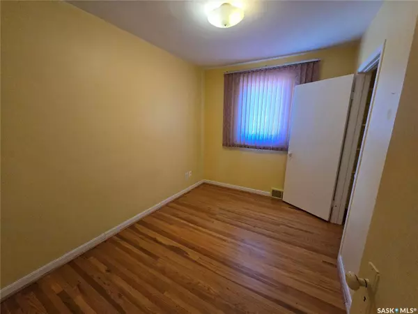 446 2nd AVENUE NW, Swift Current, SK S9H 0P7