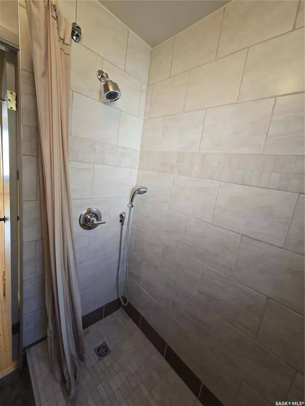 446 2nd AVENUE NW, Swift Current, SK S9H 0P7