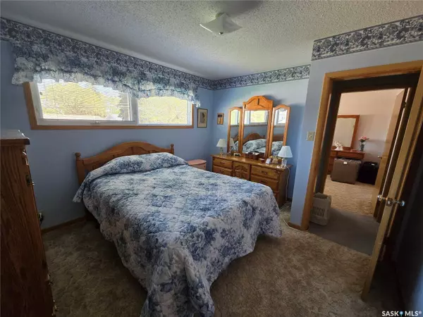 427 15th AVENUE NE, Swift Current, SK S9H 2X5