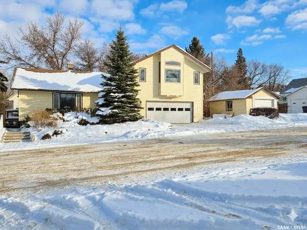 676 3rd AVENUE NE, Swift Current, SK S9H 2H5