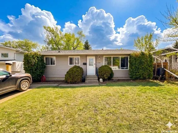 208 Clinton PLACE, Swift Current, SK S9H 4K2