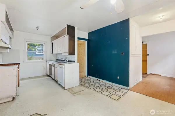 3831 Bagley AVE N, Seattle, WA 98103