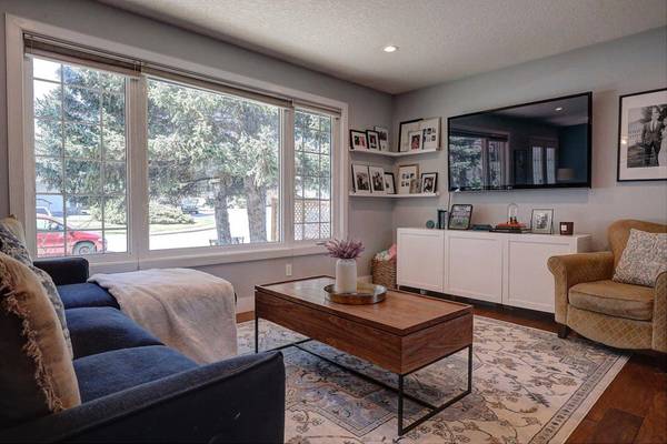 116 Braxton PL SW, Calgary, AB T2W1C8