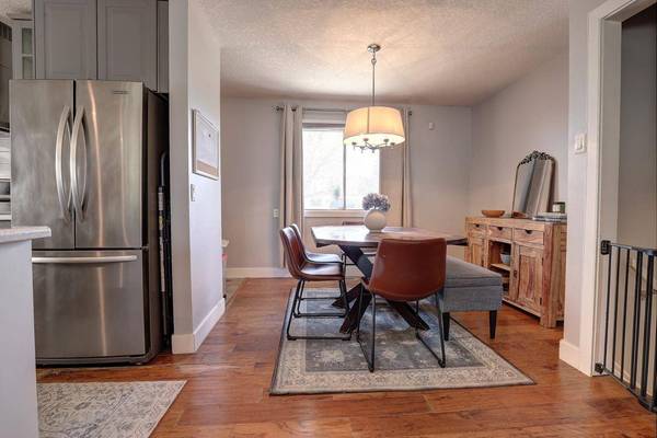 116 Braxton PL SW, Calgary, AB T2W1C8