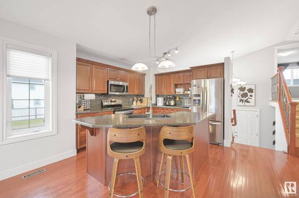 16128 131 ST NW, Edmonton, AB T6V 1V9