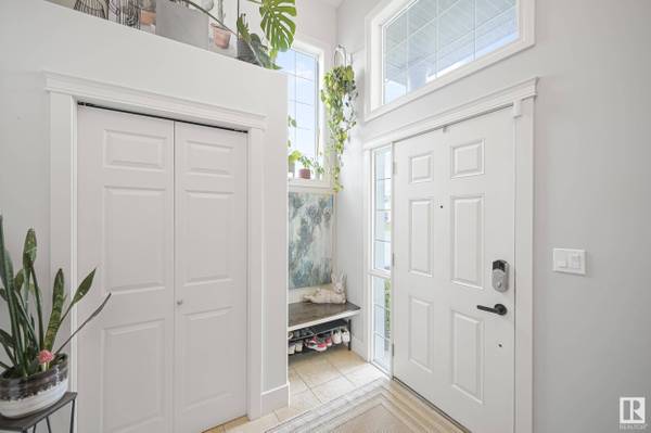 16128 131 ST NW, Edmonton, AB T6V 1V9