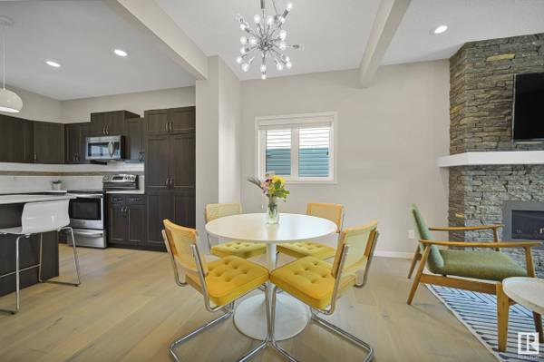 7218 ARMOUR CR SW, Edmonton, AB T6W 2N9