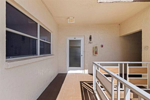 5725 80TH ST N #301, St Petersburg, FL 33709