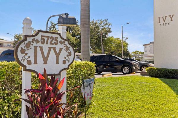 5725 80TH ST N #301, St Petersburg, FL 33709