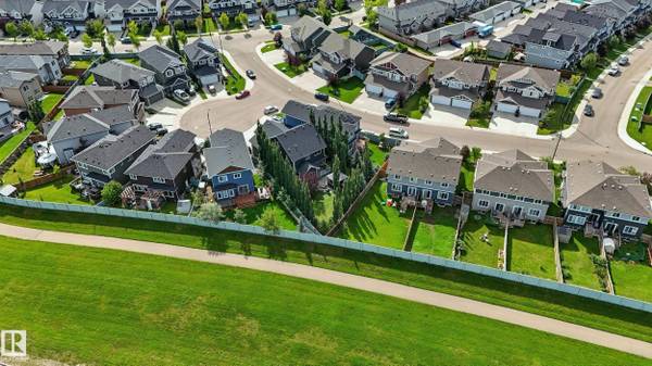 16640 14 AV SW, Edmonton, AB T6W 3C3