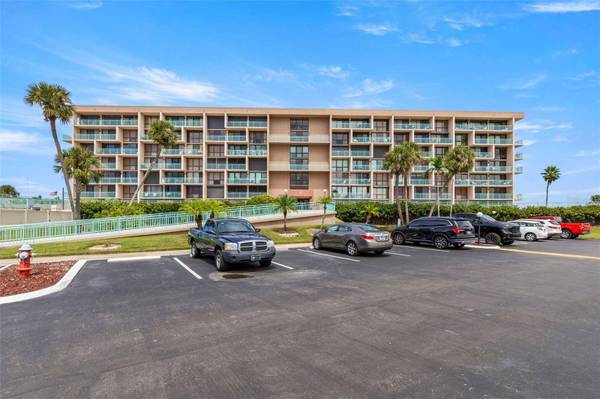 1 KEY CAPRI #104E, Treasure Island, FL 33706