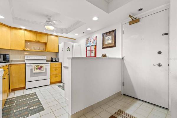 1 KEY CAPRI #104E, Treasure Island, FL 33706