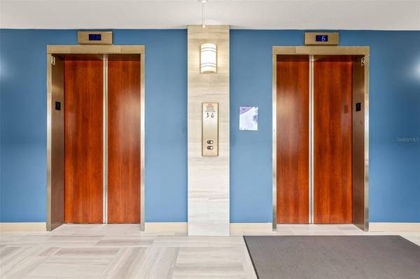 1 KEY CAPRI #104E, Treasure Island, FL 33706