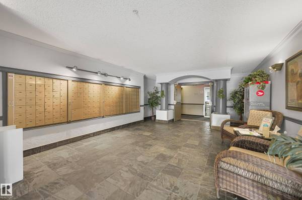 #131 592 HOOKE RD NW, Edmonton, AB T5A 5H2