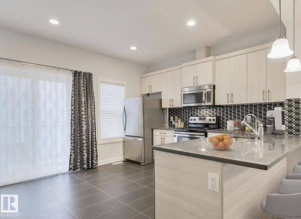 #35 723 172 ST SW, Edmonton, AB T6W 2N6