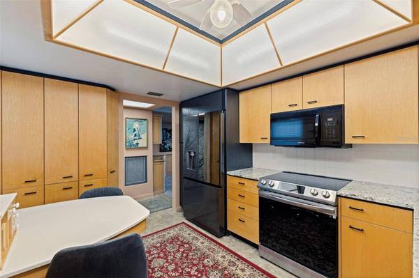 5108 BRITTANY DR S #1005, St Petersburg, FL 33715