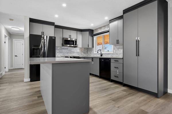 255 Rundleridge DR NE, Calgary, AB T1Y2K5