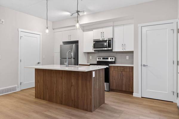 400 belmont ST SW #203, Calgary, AB T2X4C1