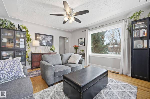 12408 89 ST NW, Edmonton, AB T5B 3W9