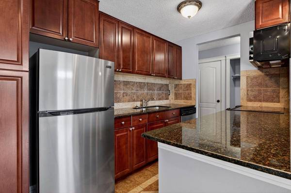 515 57 AVE SW #209, Calgary, AB T2V0H3