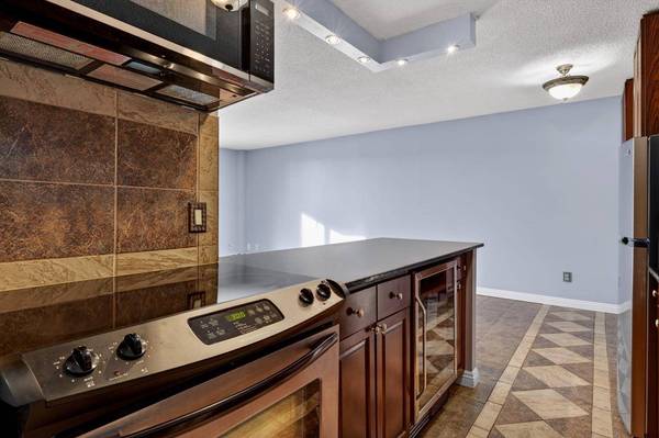 515 57 AVE SW #209, Calgary, AB T2V0H3