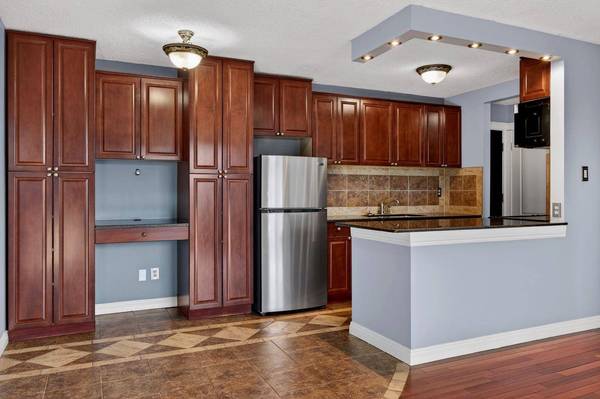 515 57 AVE SW #209, Calgary, AB T2V0H3