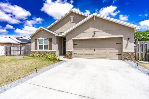 551 SW Lairo AVE, Port Saint Lucie, FL 34953
