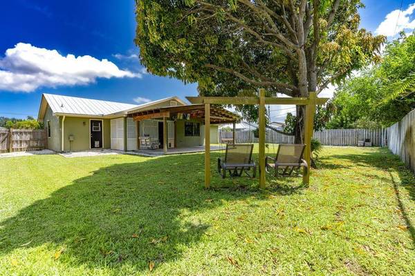 2569 SE Grand DR, Port Saint Lucie, FL 34952