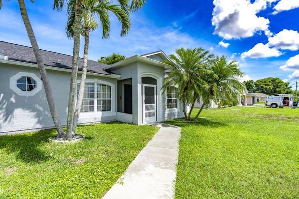 573 SW Cherryhill RD, Port Saint Lucie, FL 34953