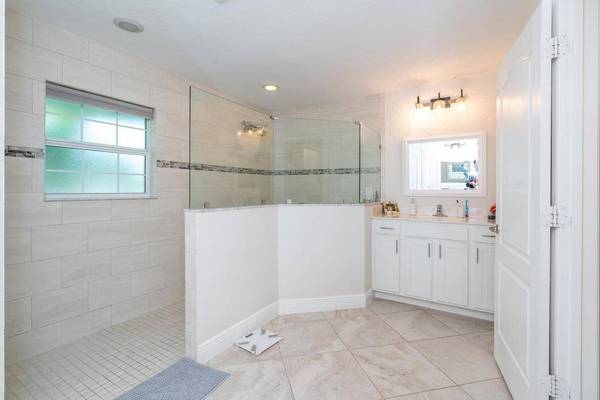 5810 NW Chesboro TER, Port Saint Lucie, FL 34986