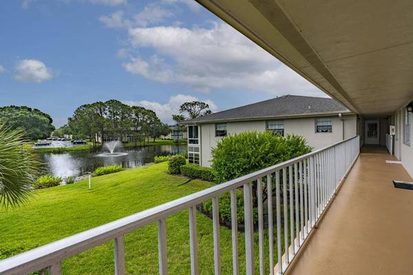3 Lake Vista TRL #203, Port St Lucie, FL 34952