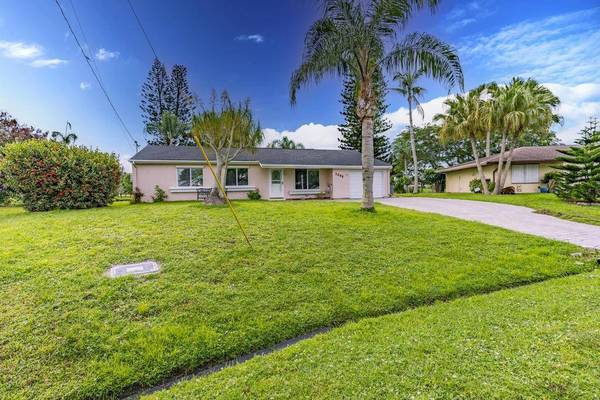 1298 SE RICKENBACKER TER, Port St Lucie, FL 34952