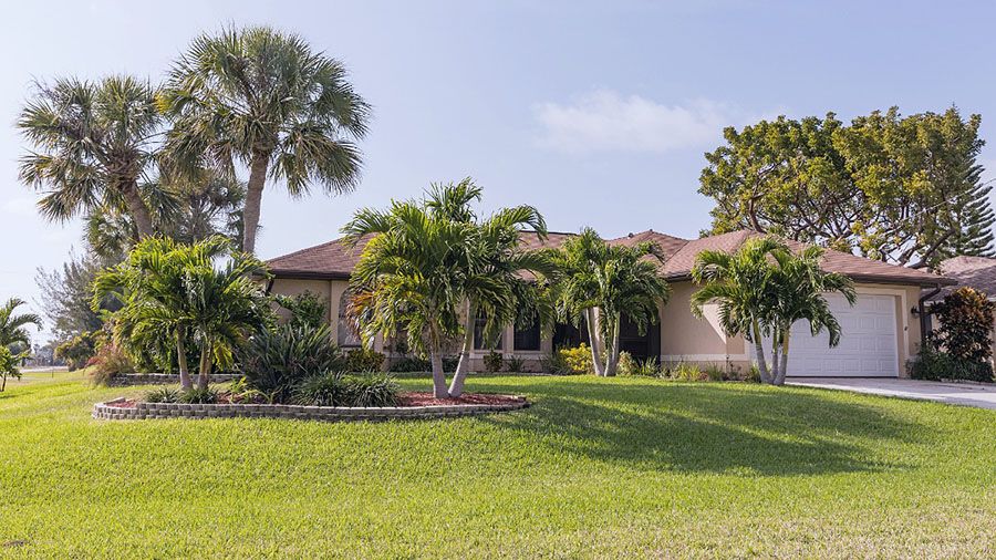 Discover Four Corners, Florida real estate. Browse homes for sale, explore Polk County neighborhoods, and learn the best tips for buying in Central Florida 2026.