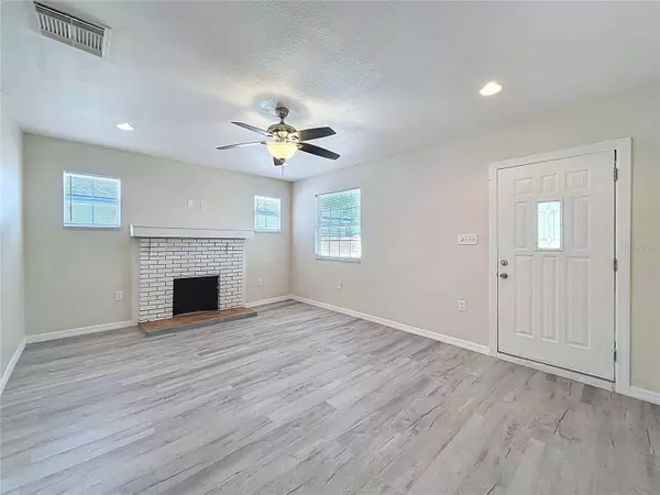 2409 E MAGNOLIA ST, Lakeland, FL 33801