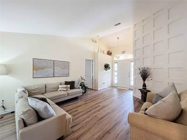 458 MOSCATO DR, Davenport, FL 33897