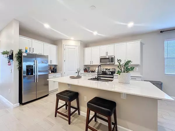 951 GRIFFON AVE, Lake Alfred, FL 33850